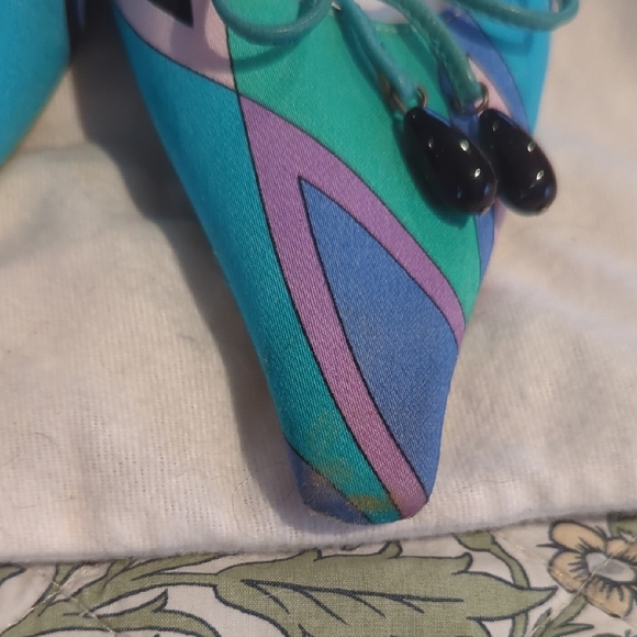 Emilio Pucci Silk Blue and Green Patterned Mules - Picture 8 of 10
